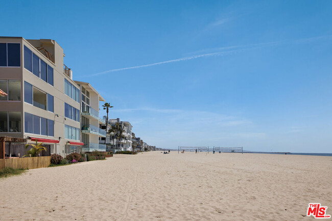 Building Photo - 3412 Ocean Front Walk