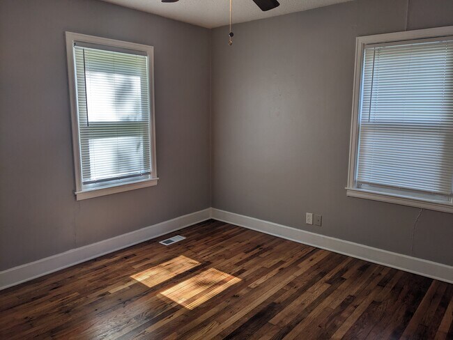 Building Photo - 1316 Sewanee Dr