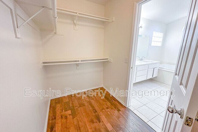 Building Photo - 93 Azusa Ave