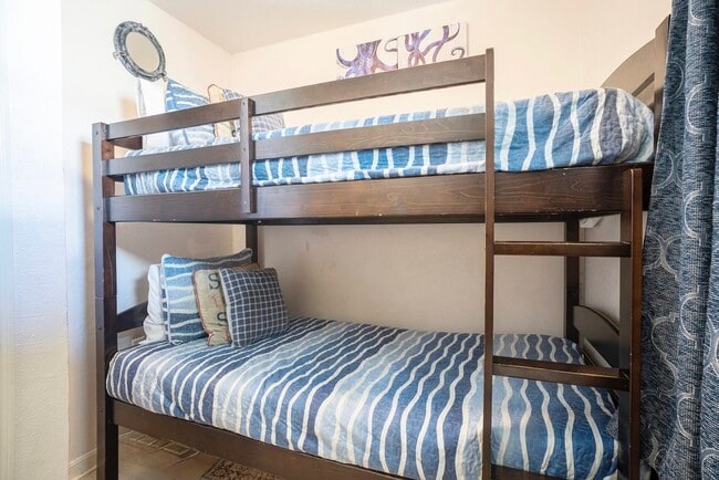 Building Photo - 6300 Seawall Blvd