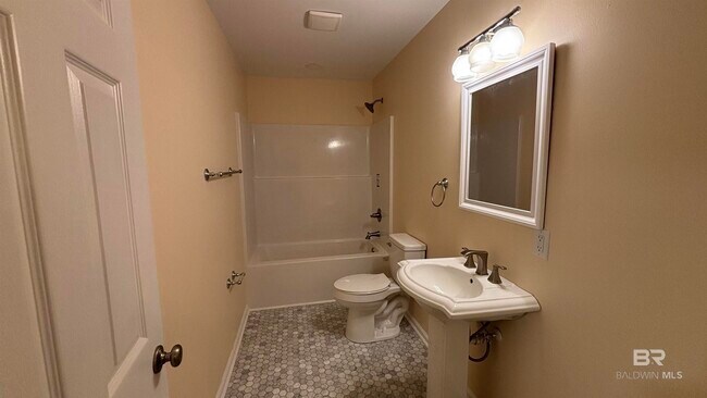 Building Photo - 7251 Pinehill Rd