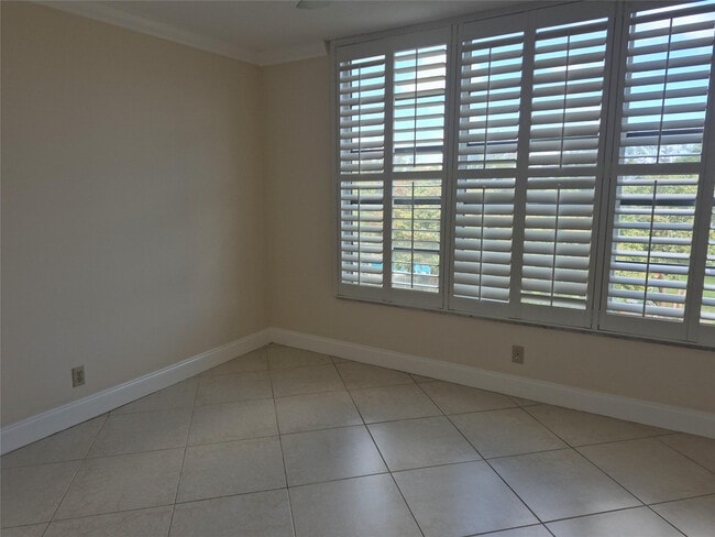 Building Photo - 2650 S Course Dr