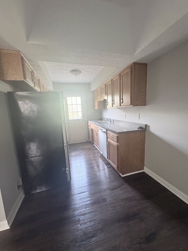 Building Photo - 127 Karen Ct