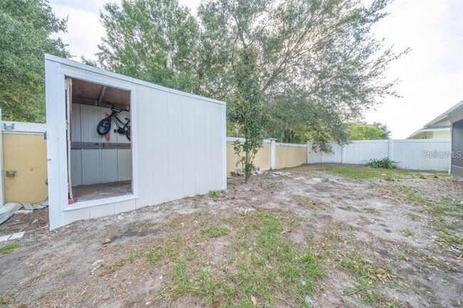 Building Photo - 2025 Peaceful Palm St