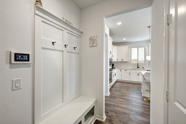 Building Photo - 1413 Grass Bnd Dr