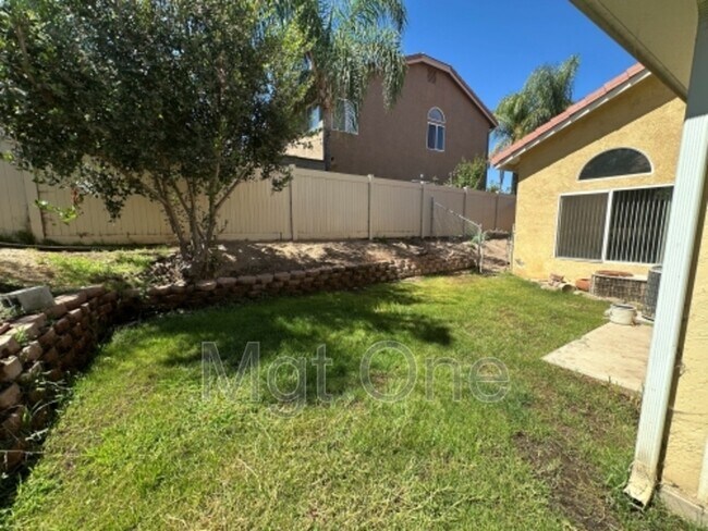 Building Photo - 2961 S Buena Vista Ave