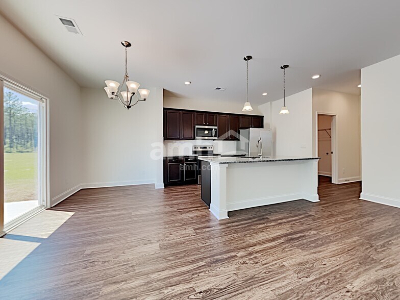 Building Photo - 297 Bering Ln