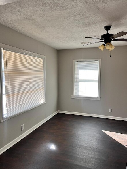 Building Photo - 1621 12th St