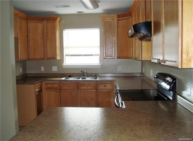 Building Photo - 6646 Ridgeview Ln