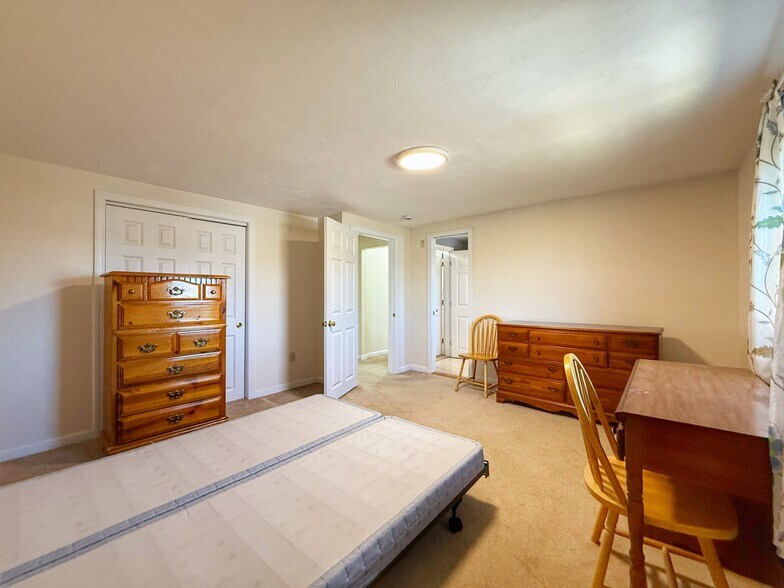 Bedroom - 78 Center St