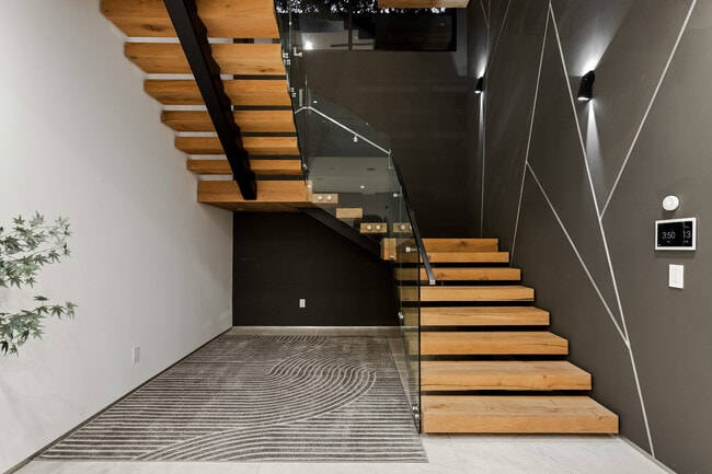 Building Photo - 356 N La Jolla Ave