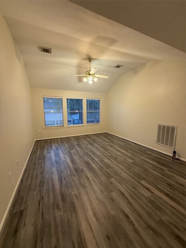 Building Photo - 12919 Deer Cove Ln