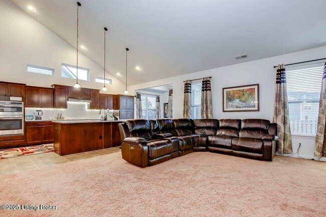 Building Photo - 16982 Green Crest Ln