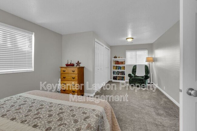Building Photo - 2335 Summerwood Dr