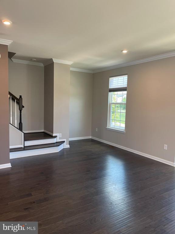 Building Photo - 331 S Parkway Dr