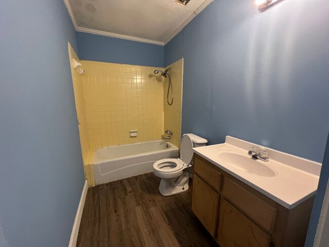 Building Photo - 408 29th Pl