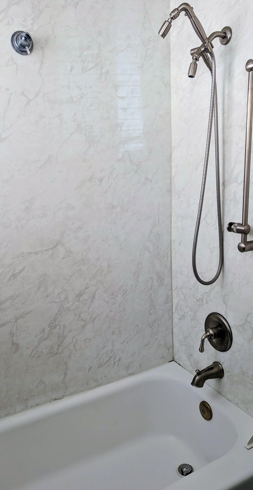 Shower with tub - 3230 E 3900 S