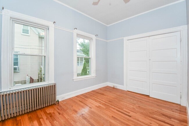 Building Photo - 86 Edwards St