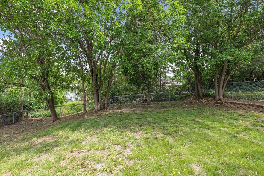 Building Photo - 1218 Sunset Dr