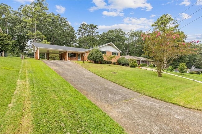 Building Photo - 1435 Thomas Rd