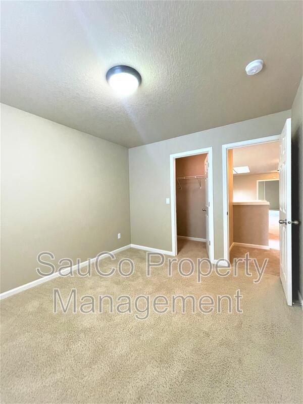 Building Photo - 3762 SE Oakleaf St