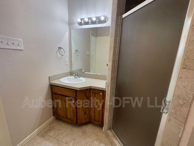 Building Photo - 5516 Lewis Ct