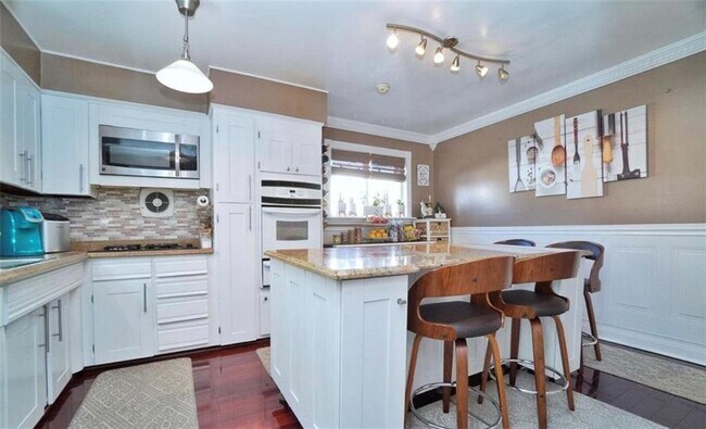 Building Photo - 21 Amador St