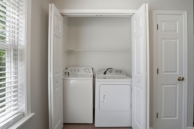 Building Photo - RANCH HOME with 3 bedrooms and 2 baths-CONVENIENT LOCATION