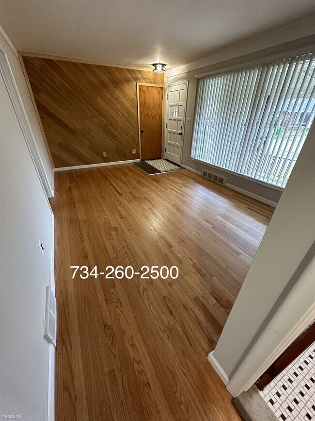 Building Photo - 3 br, 2 bath House - 33532 Kathryn St