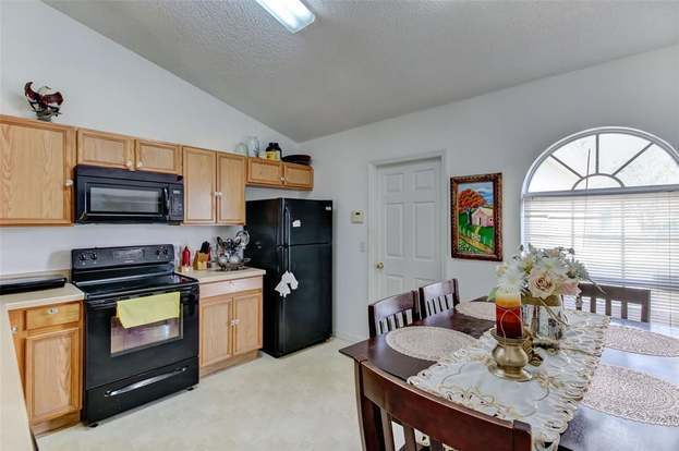 Building Photo - 208 Abbotsbury Dr