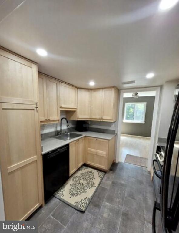 Building Photo - 1415 Greenmont Ct