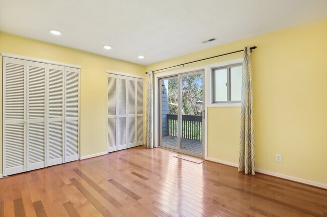Building Photo - 4621 SW Caldew St