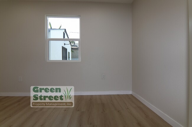 Building Photo - 3849 Menlo Ave