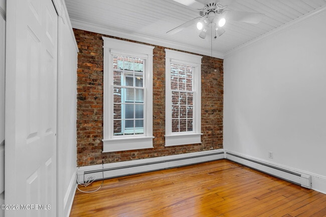 Building Photo - 1115 3rd Ave