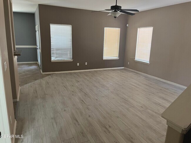 Building Photo - 12331 Sombra Grande Dr