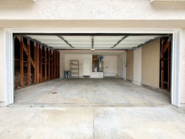 Building Photo - Single Story in Rancho Del Oro!