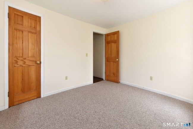 Building Photo - 18 Old Young St