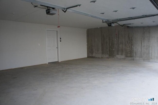 Building Photo - 44 Stuart Ave