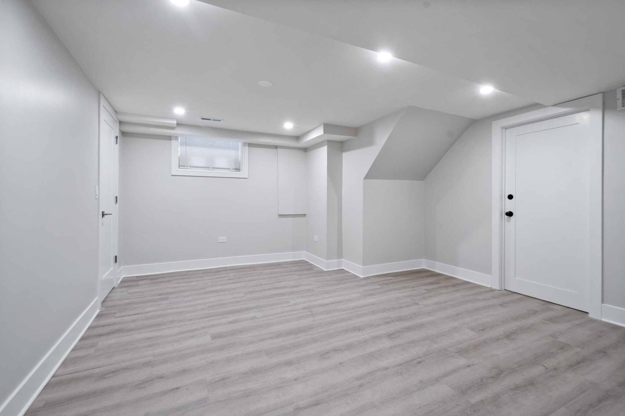 Building Photo - 2600 W Morse Ave