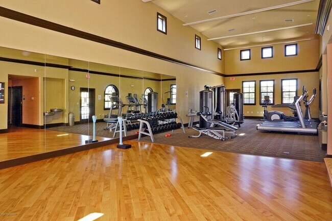 Building Photo - 374 Point Lobos Dr