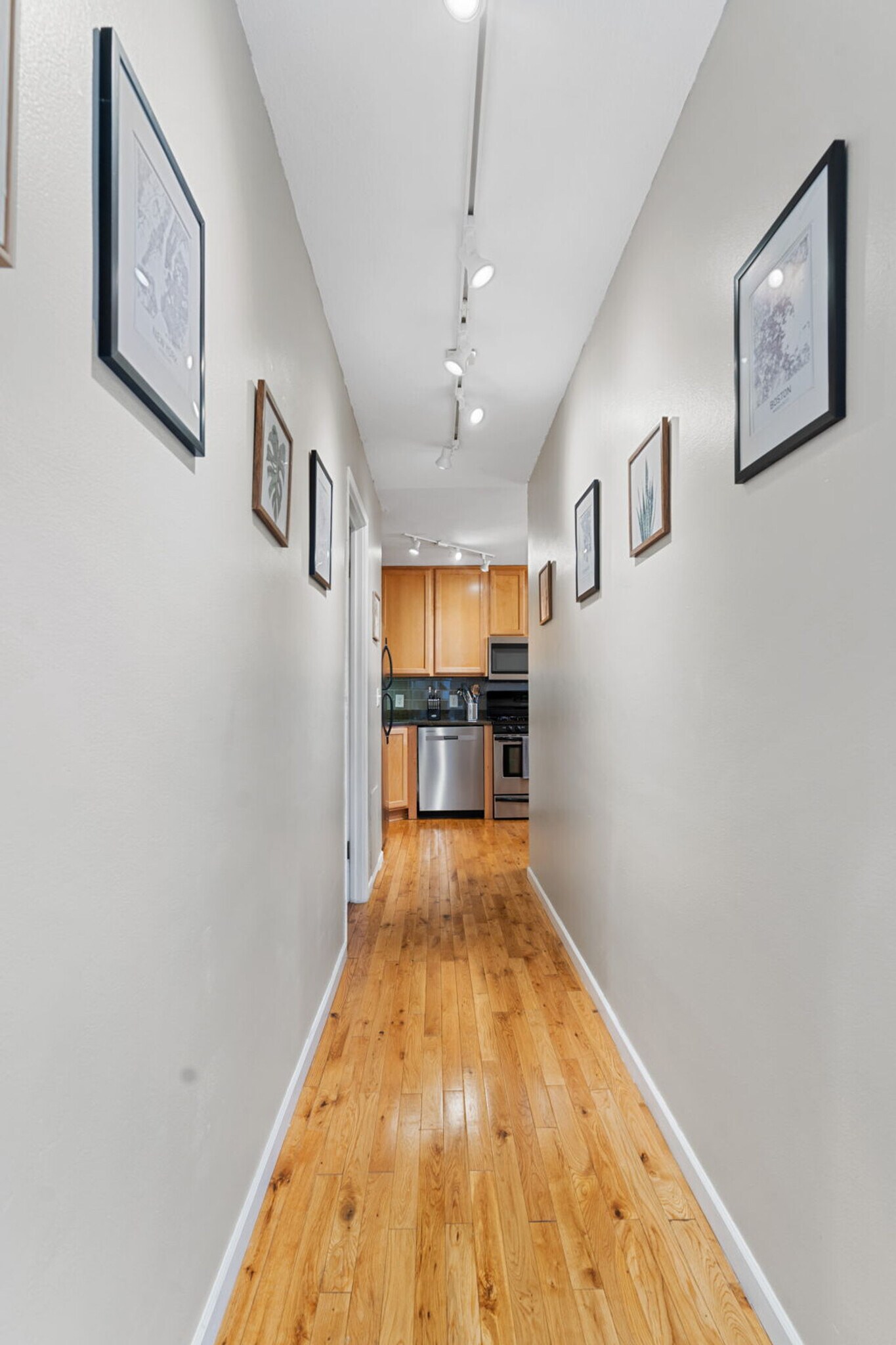 Building Photo - 3024 Humboldt Ave S