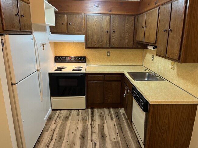 Building Photo - 64 Oxbow Dr