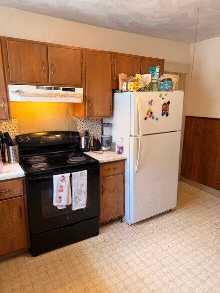 Building Photo - 49 Sunset Rd