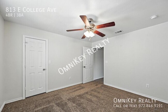 Building Photo - 813 E College Ave