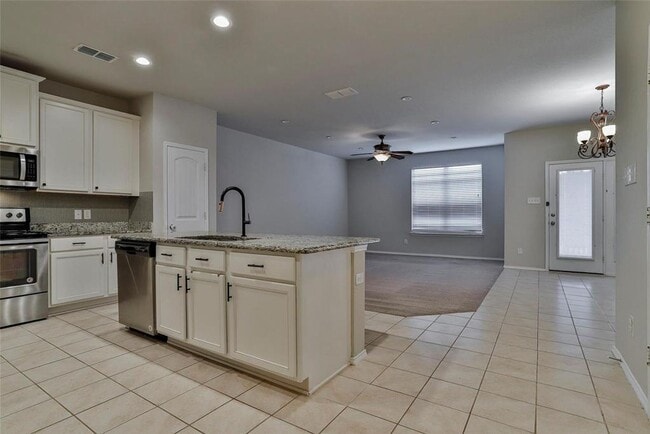 Building Photo - COMING SOON, DARLING HOME IN DENTON!