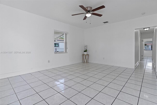 Building Photo - 2024 NE 174th St