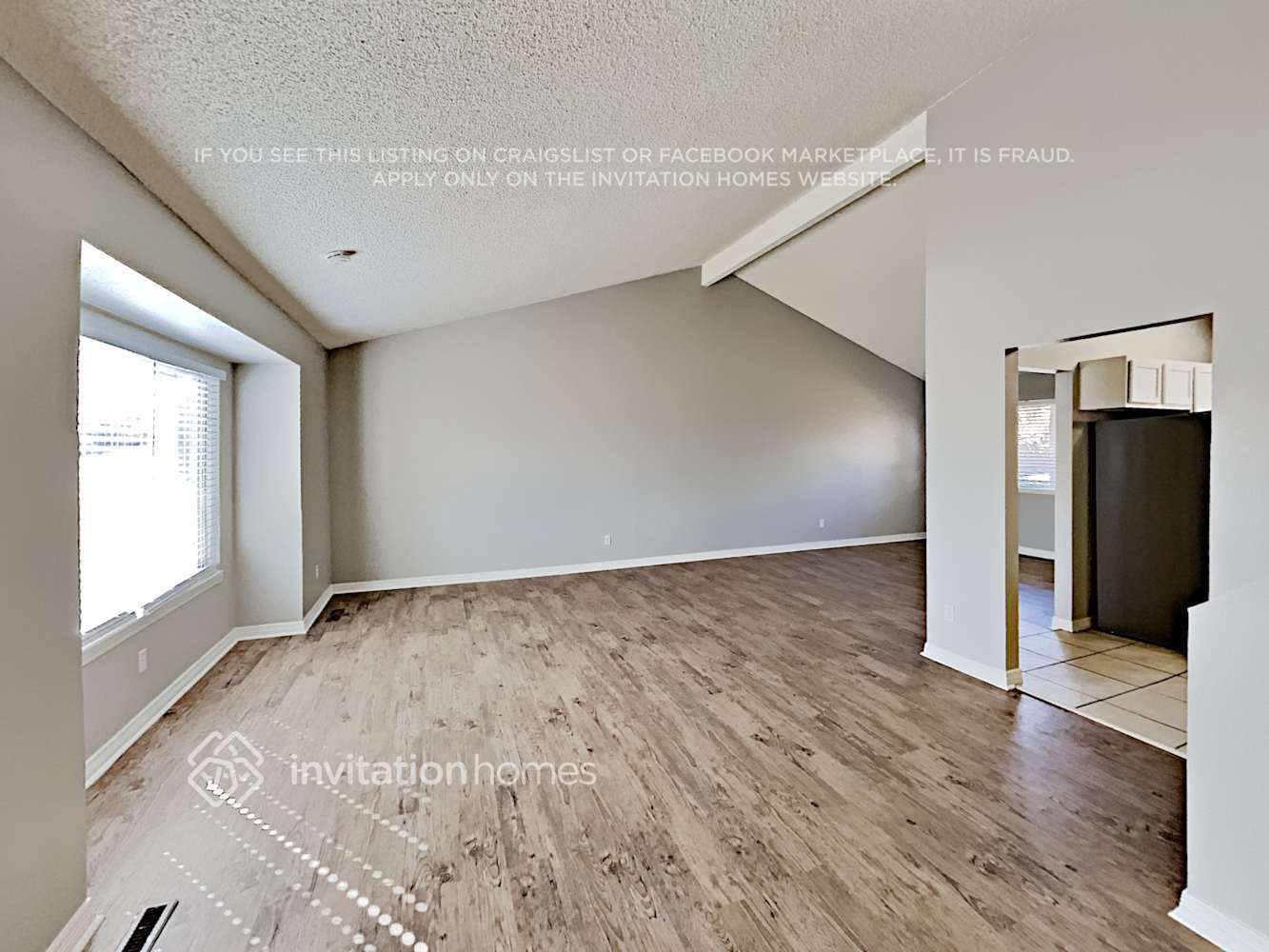 Building Photo - 3315 S Dunkirk Way