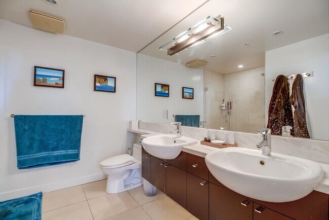 Building Photo - Skyline Views & Sophisticated Corner Living at Aria in Cortez Hill