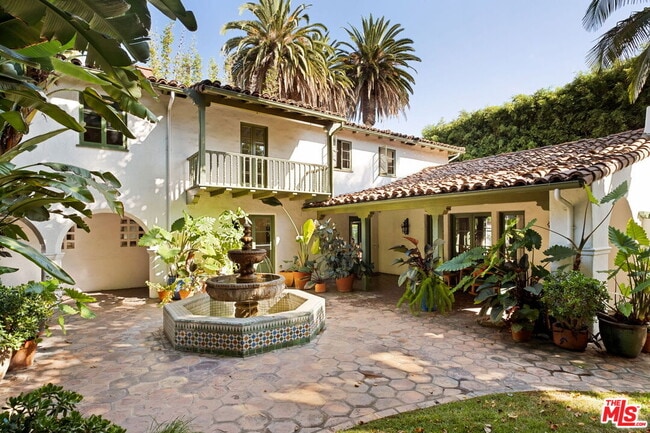 Building Photo - 1800 Outpost Dr