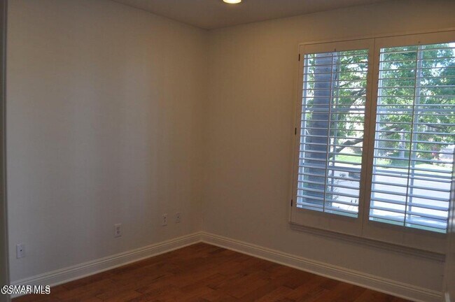 Building Photo - 1596 Blue Canyon St